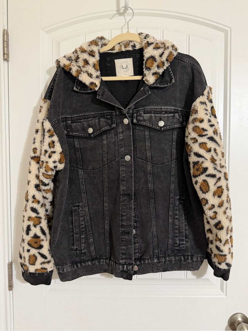 Fantastic Fawn Black Denim Jacket with Leopard-Print Faux Fur Sleeves size M